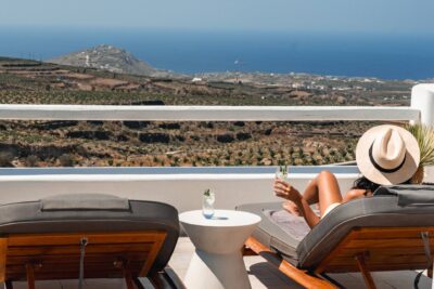 arotron_suites_santorini_grand_suite_private_heated_jacuzzi (12) Optimized