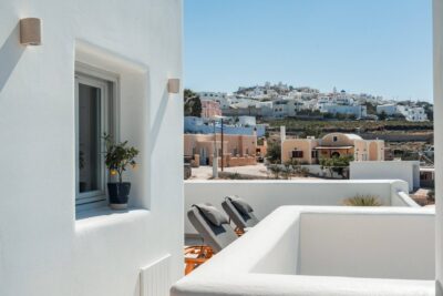 arotron_suites_santorini_grand_suite_private_heated_jacuzzi (3) Optimized